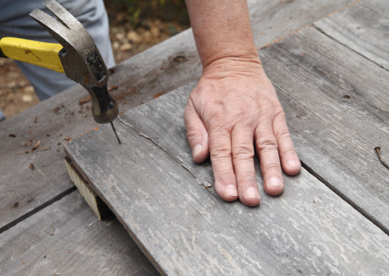 fence-maintenance-tips